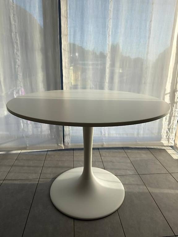 Set di tavolo e panche: Tavolo e 4 sedie – Usato da Pregassona venduto da van_b6c6 1