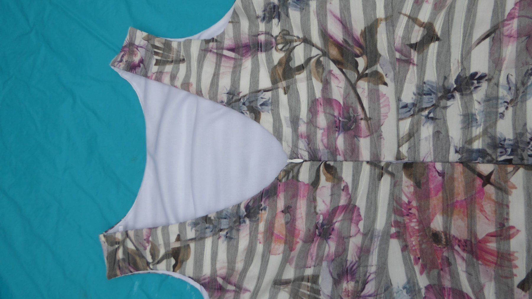 Guess Kleider: Sommer Kleid Gr S GUESS – Gebraucht aus Sargans von Benziner 4