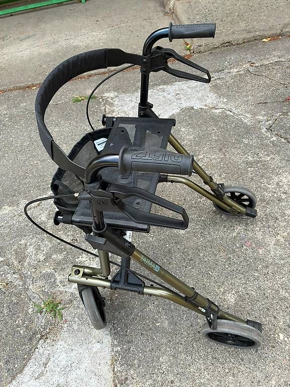 Gehhilfen: Déambulateur Rollator Dietz Taima M C1  Vert Métallisé – Gebraucht aus Bourguillon von inthenightprod.