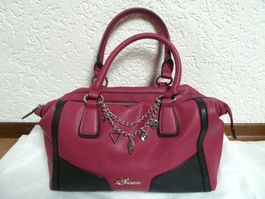 Authentische Guess-Handtasche.