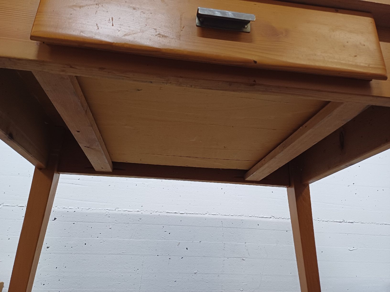 Tavoli: Kleiner Holztisch – Difettoso da Wangenried venduto da Recycler94 6