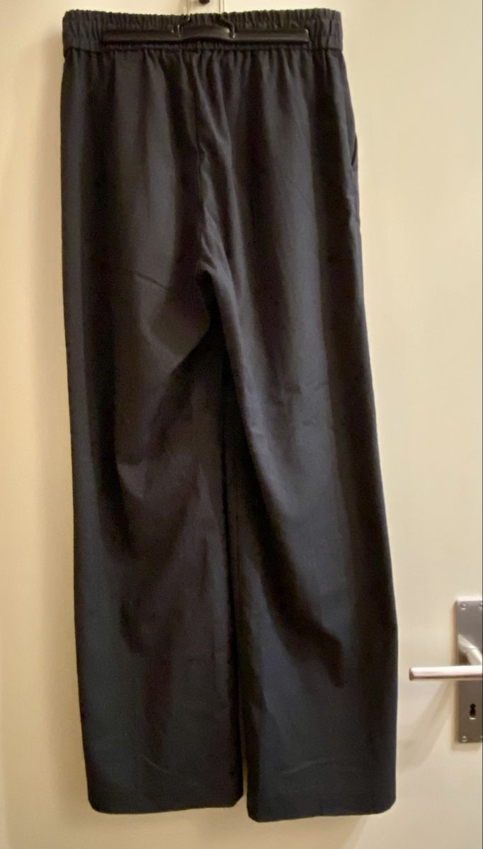 H&M Pantaloni: Pantalon H&M noir taille élastique jambe large - taille S – Nuovo e nell'imballaggio originale da Genève venduto da swissjojo 1