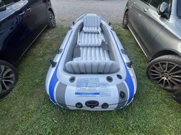 Tolles Schlauchboot 