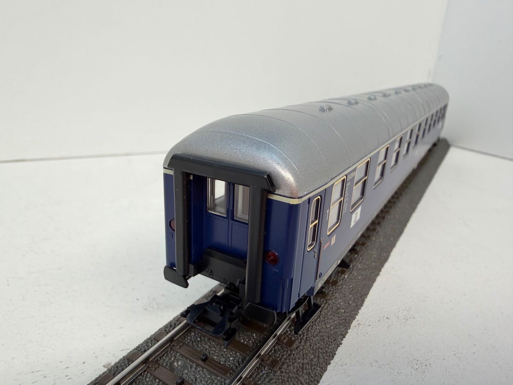 Märklin Modellini di ferrovie: Märklin 43910 Schnellzugwagen DB – Usato da Büsserach venduto da ModellbahnDepot 4
