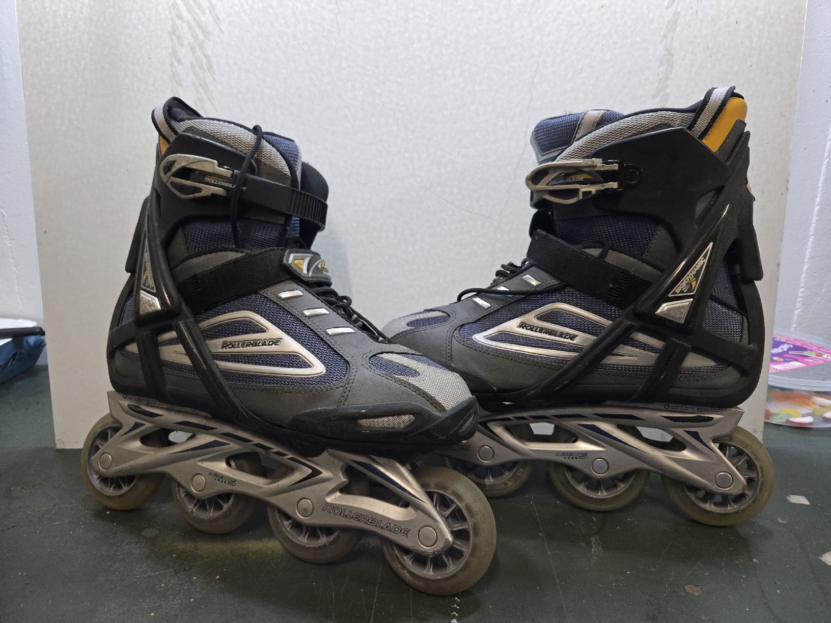 Pattini in linea & Pattini a rotelle: Patins Rollerblade Astro CX taille 42 bon état – Usato da Genève venduto da xso_dm5n