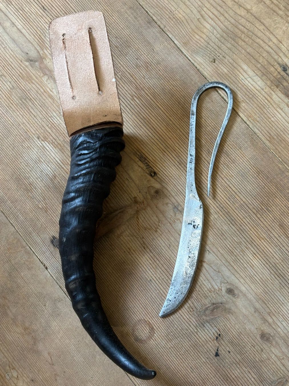 Posate: Wunderschön geschmiedetes Messer mit Horn-Scheide (Unikat) – Usato da Berneck venduto da danilo5561 3