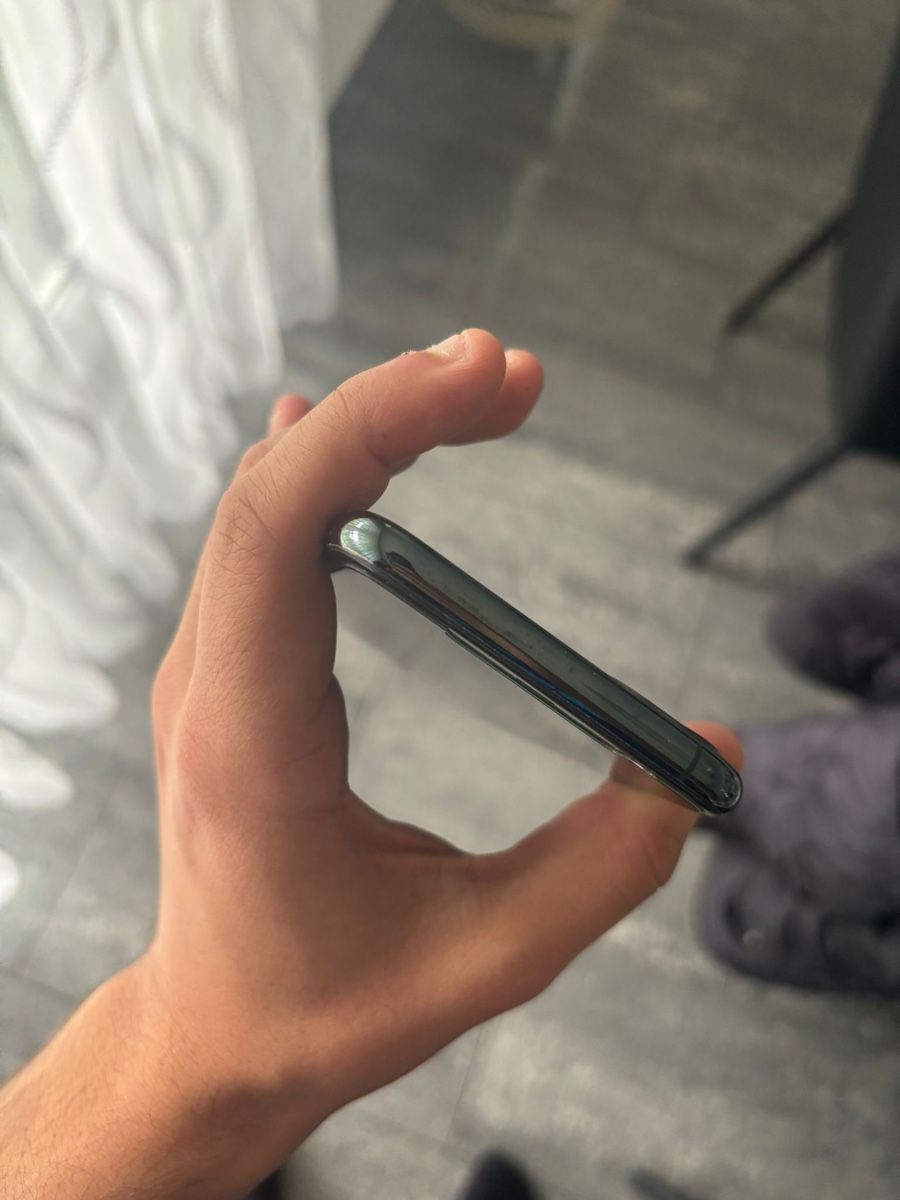 Apple Telefoni cellulari / Smartphones: iPhone 11 Pro Max Midnight Green – Usato da Menziken venduto da AdrianoM235i 3