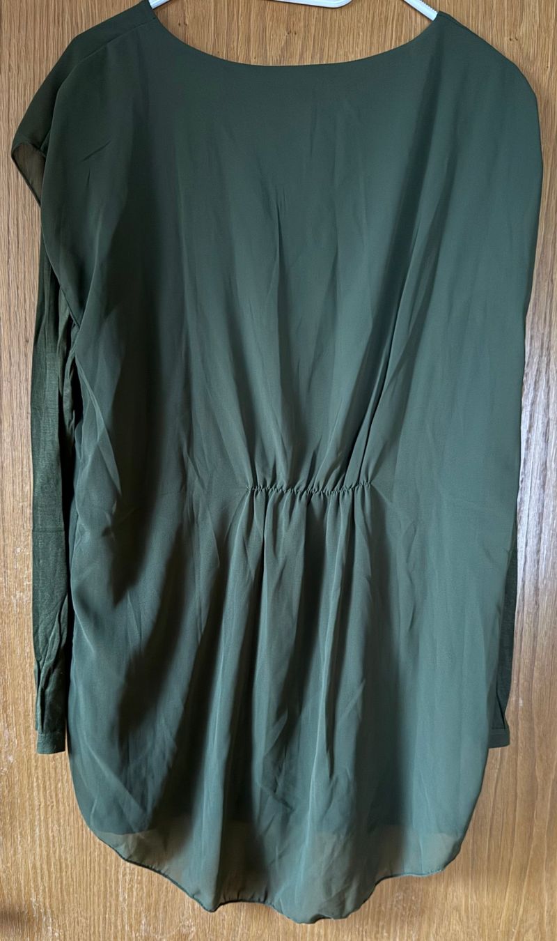 Tuniche: Tunika / Bluse oliv von kays – Usato da Zäziwil venduto da kreative-ideen 1