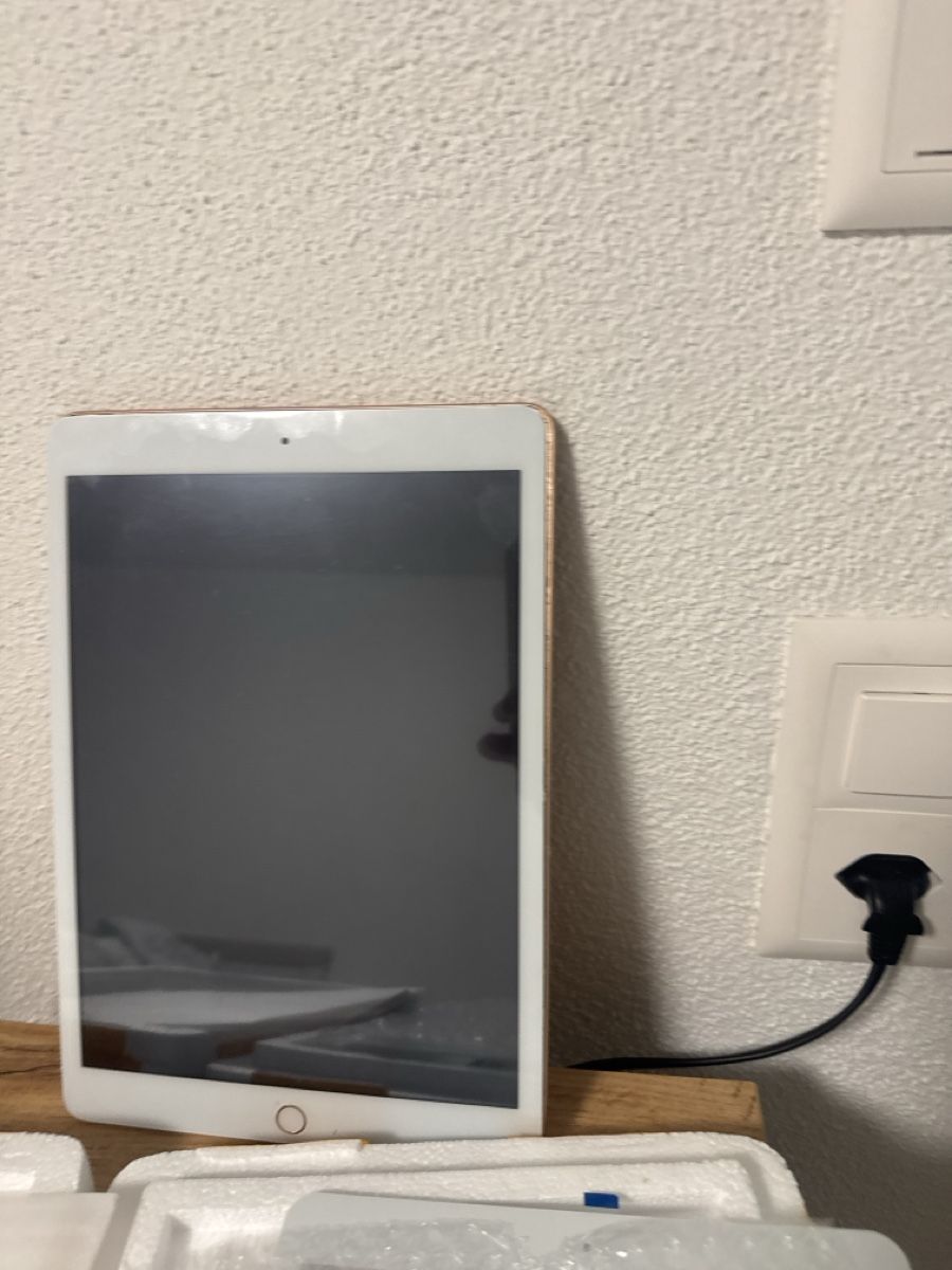 Apple Tablet PC: Ipad 10.2 teile 7 generationen – Usato da Seon venduto da rayaan