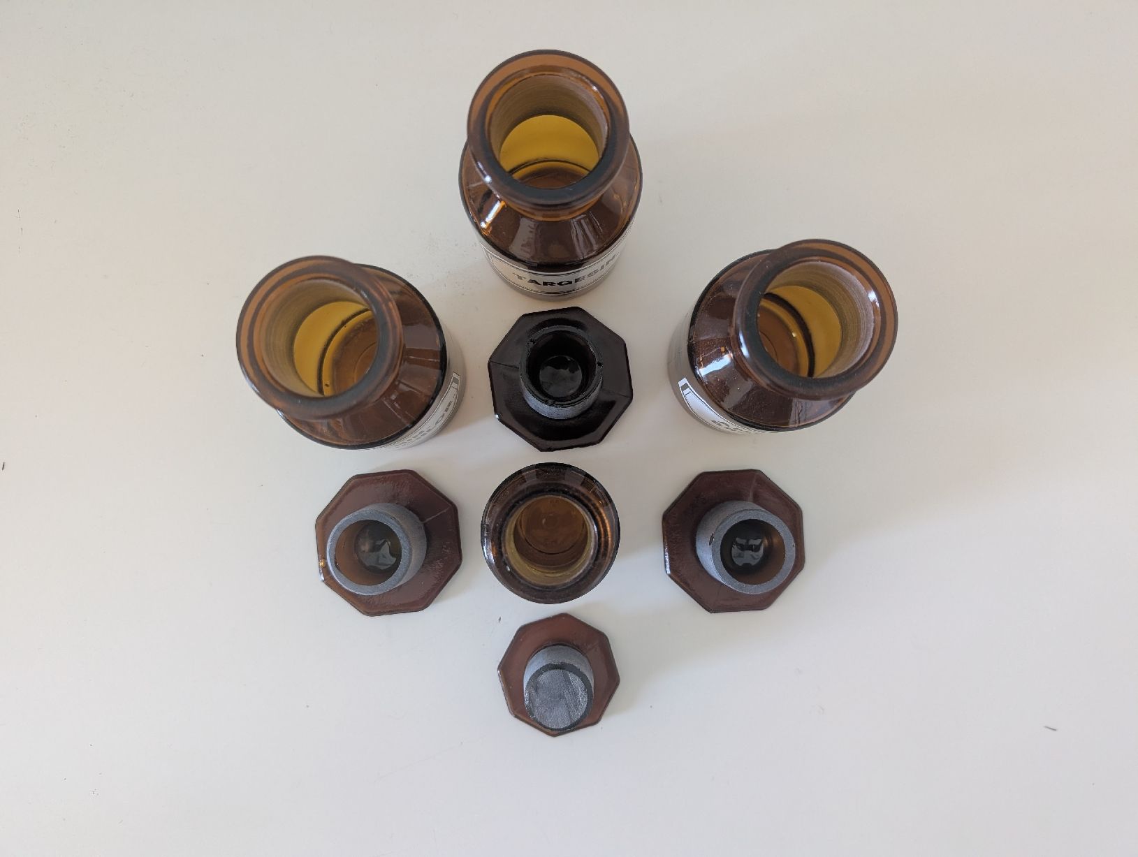 Laborzubehör: 4 Apothekerflaschen Glas – Gebraucht aus Widnau von angiel02 2