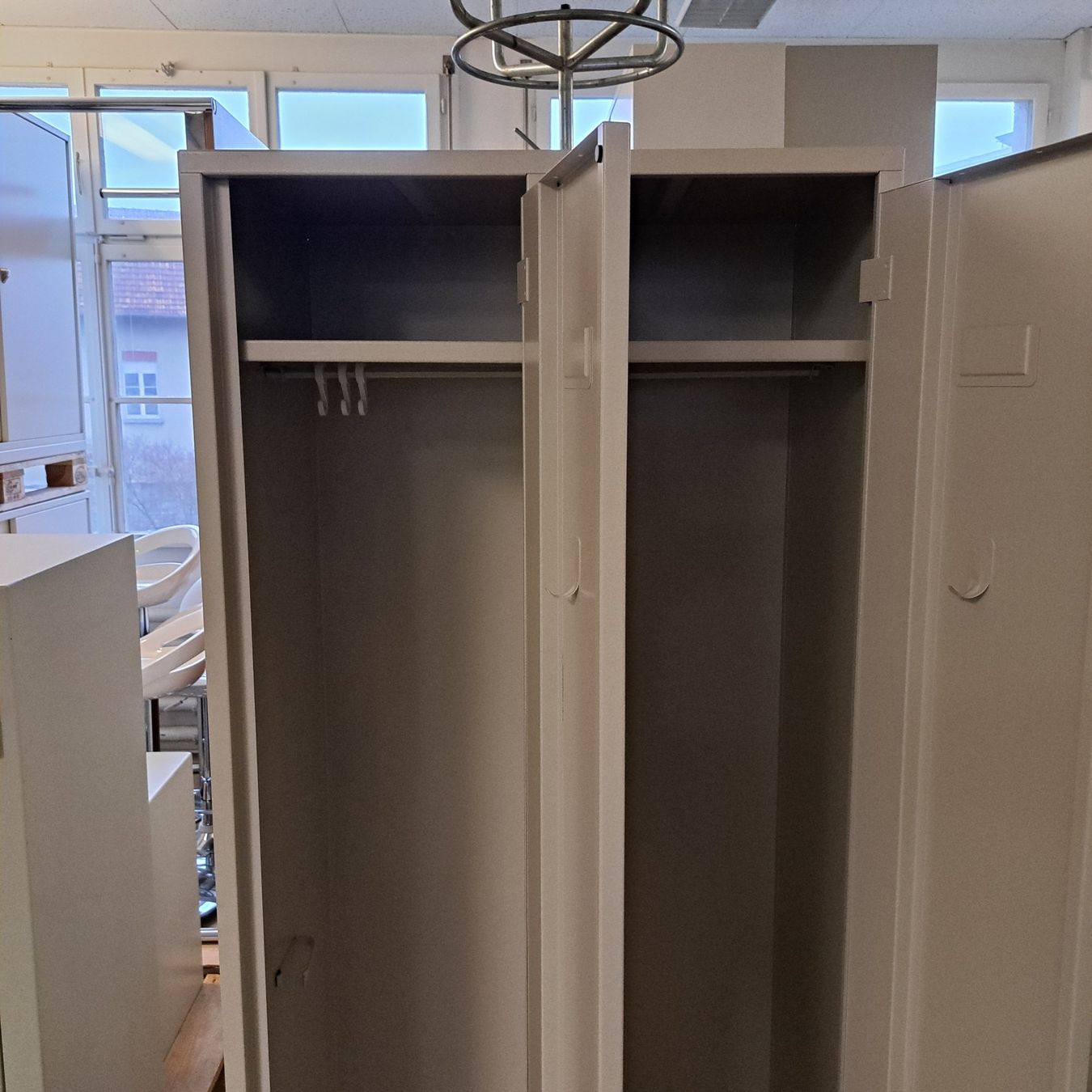 Armoires: 2er Garderobenschrank Spind Garderobe – D'occasion à Belp par deal-now 3