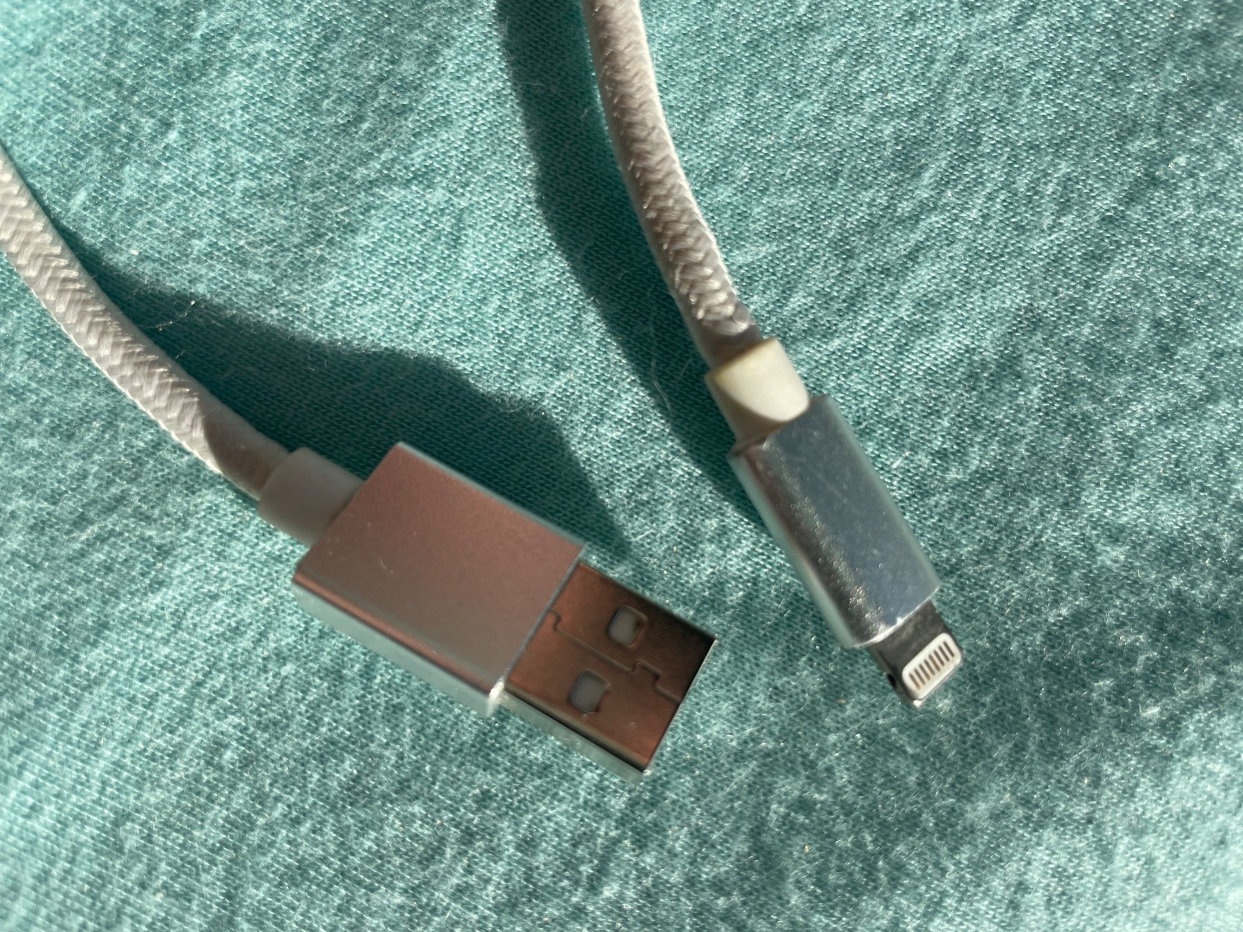 Caricabatterie: Iphone Ladestecker 2.5Meter – Usato da stüsslingen venduto da Aless14
