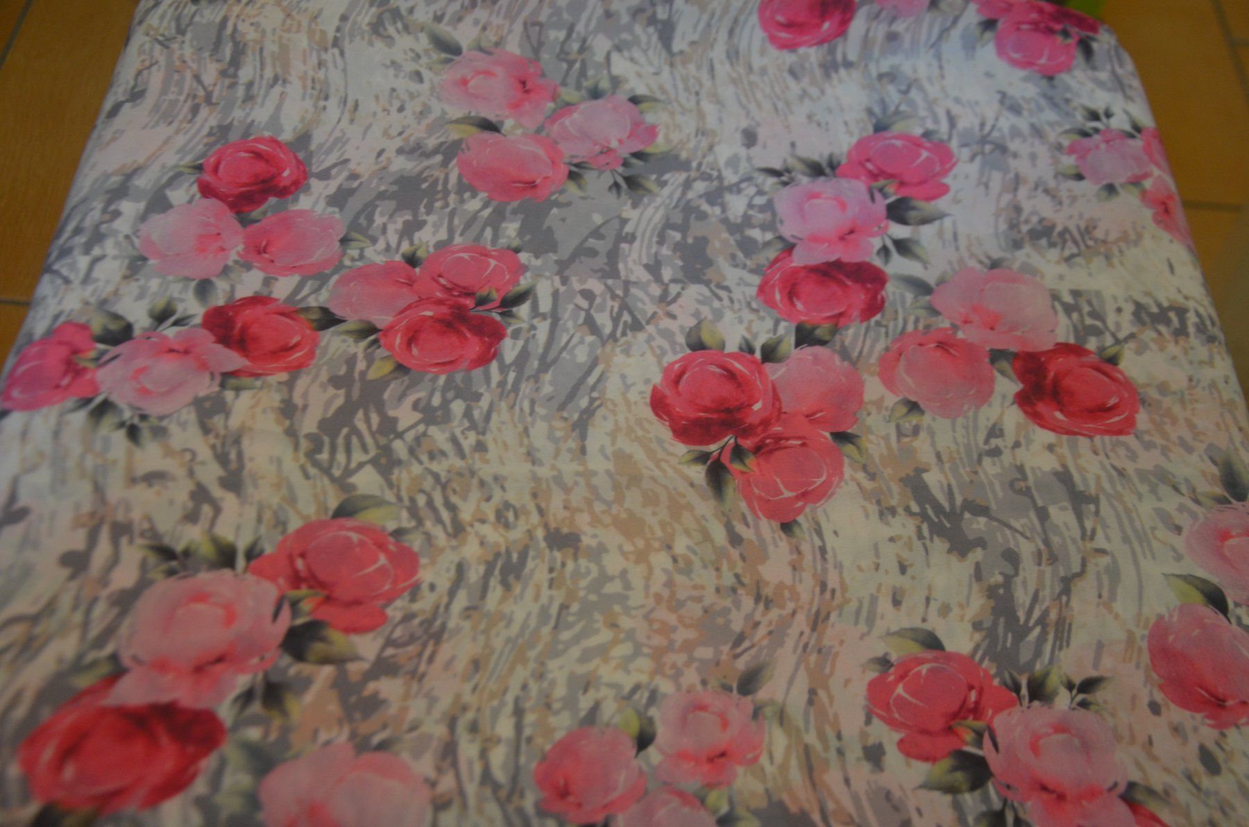 Tissus: STOFF RESTE - 2 METER X 150CM – Neuf (Voir description) à Chiasso par Dolly015