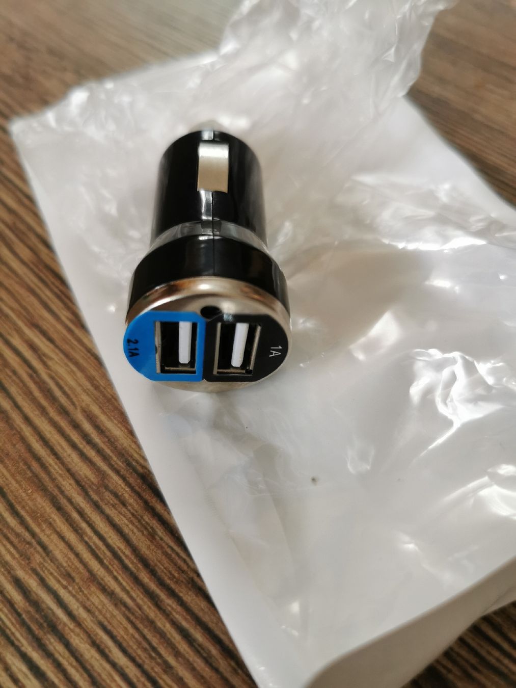 Unità & Adattatore: Praktischer Auto USB Adapter - USB-KFZ-Adapter – Nuovo e nell'imballaggio originale da Gossau ZH venduto da GDE19 2