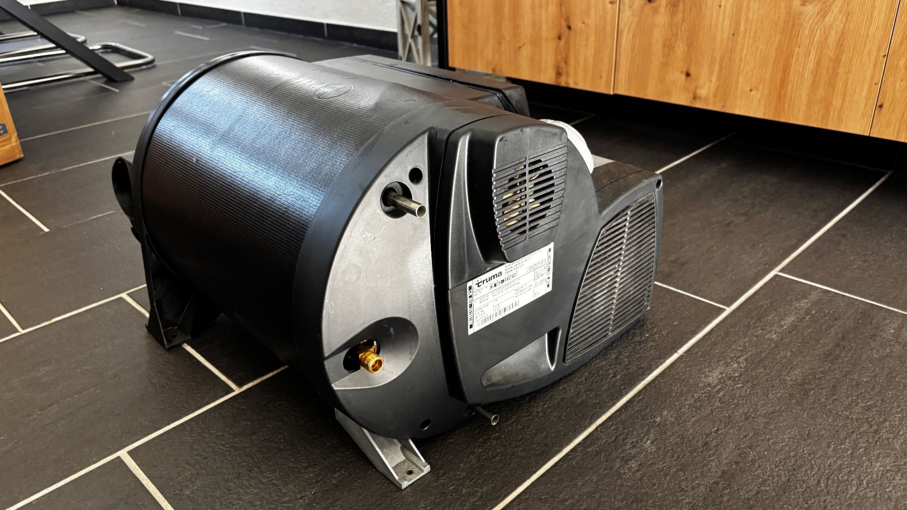 Truma Radiateurs: Truma Combi 6 gebraucht – D'occasion à Benken SG par Coucar79 2