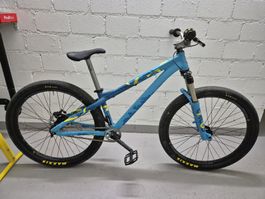 BGM Kiez Pro Dirt Bike, Grösse L, Turquoise, guter Zustand