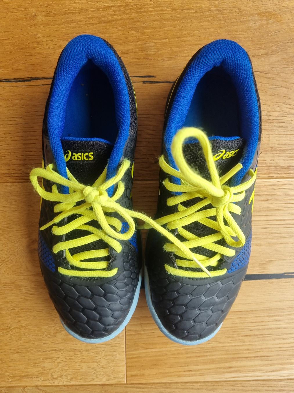 Asics Schuhe für Jungen: Asics Kinder Hallenschuhe Gr. 35 – Gebraucht aus Brütten von gupi1717 2