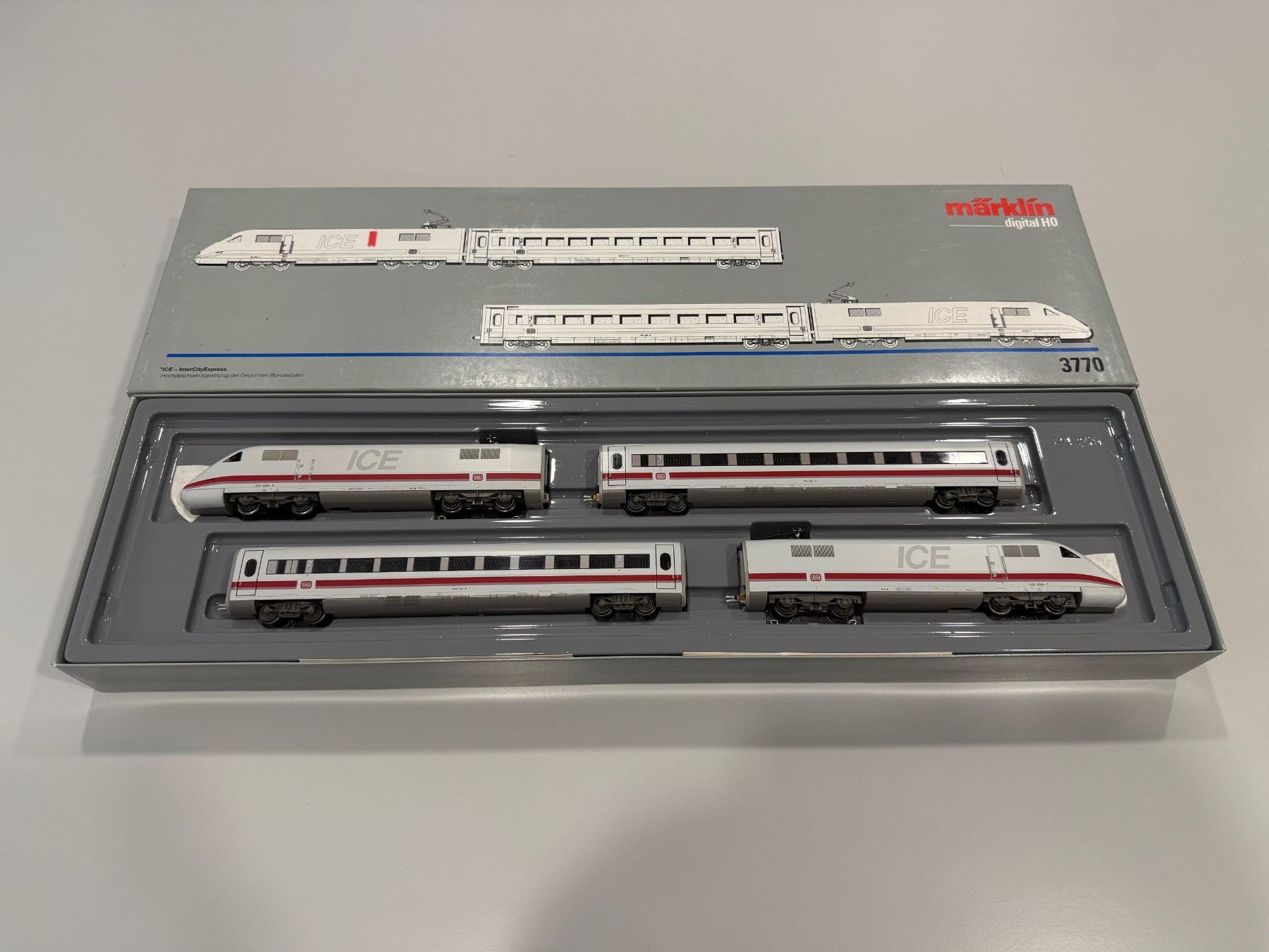 Märklin Modellini di ferrovie: ICE-Triebwagenzug BR 401 InterCityExpress der DB – Nuovo (secondo la descrizione) da Oftringen venduto da Pgi