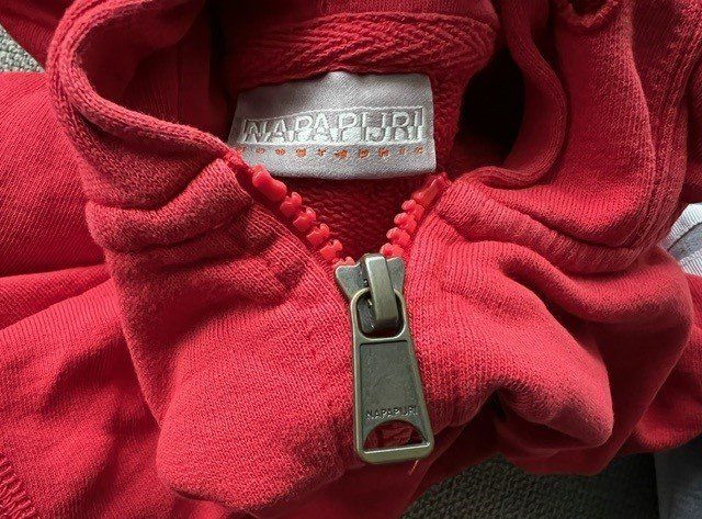 Napapijri Jacken: Napapijri Sweatjacke GUIRO Grösse M – Gebraucht aus Zufikon von h_s_8xnb 4