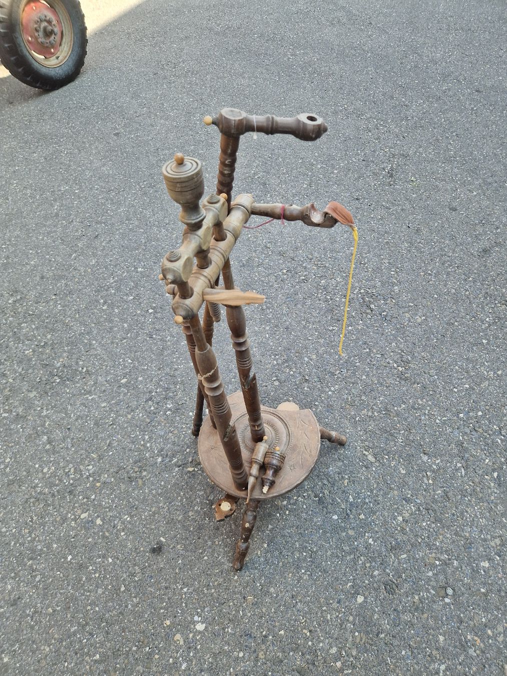 Ruote per filare: Antikes Spinnrad Holz mittlerer zustand – Difettoso da Knutwil venduto da mey_cm9n 1