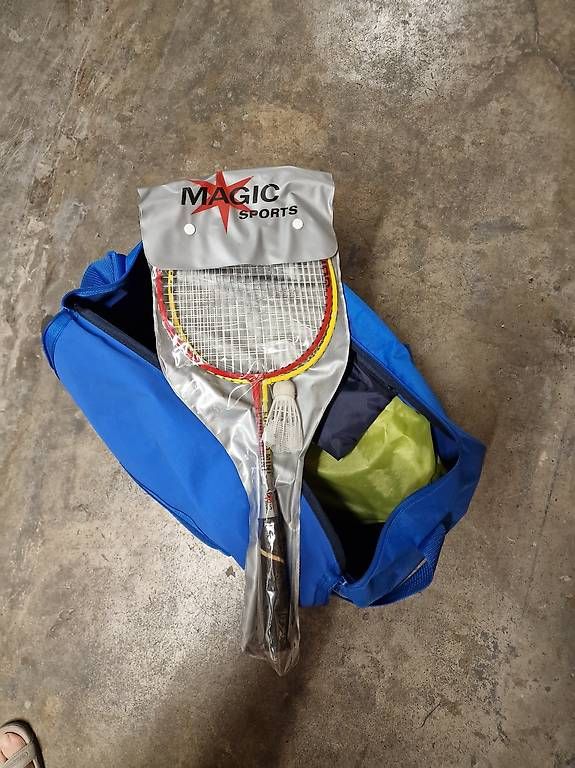 Racchette: Badminton-Set Magic Sports  2 Schläger – Usato da Luzern venduto da Lin_1970