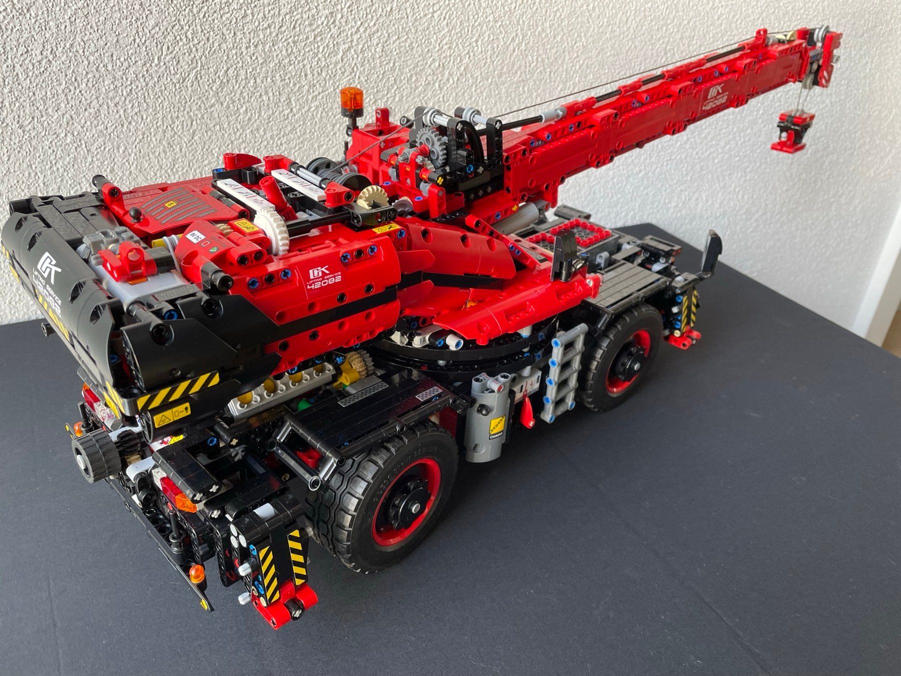 Lego Baukästen: Lego Technic 42082 mit Bauanleit. + OVP – Gebraucht aus Henggart von  4