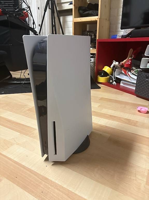 Consoles: Ps5 + 2 controller – D'occasion à Haag (Rheintal) par bek_z2bq