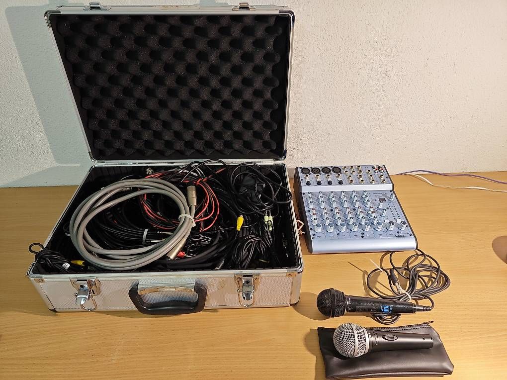 Alesis Console di mixaggio: Alesis Multimix 8 FX Mixer, 2 Microfoni/Mischpult + Mikrofon – Usato da Comano venduto da Mary922 2