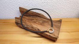 schwarzes Collier mit Zirkonien