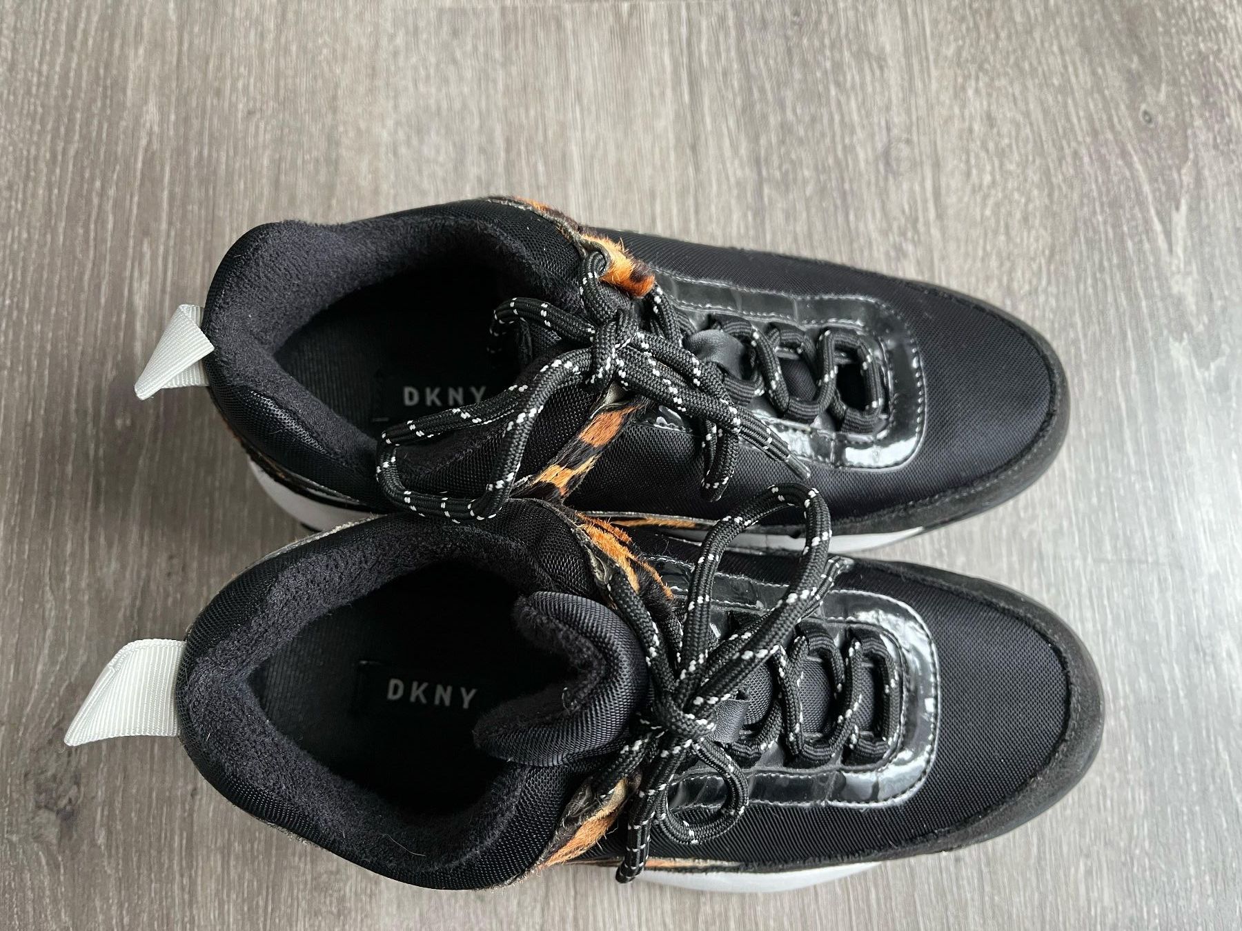 DKNY Scarpe da donna: DKNY Sneaker Gr. 37 - stylische Leo-Optik – Nuovo (secondo la descrizione) da Frenkendorf venduto da klourenco 1