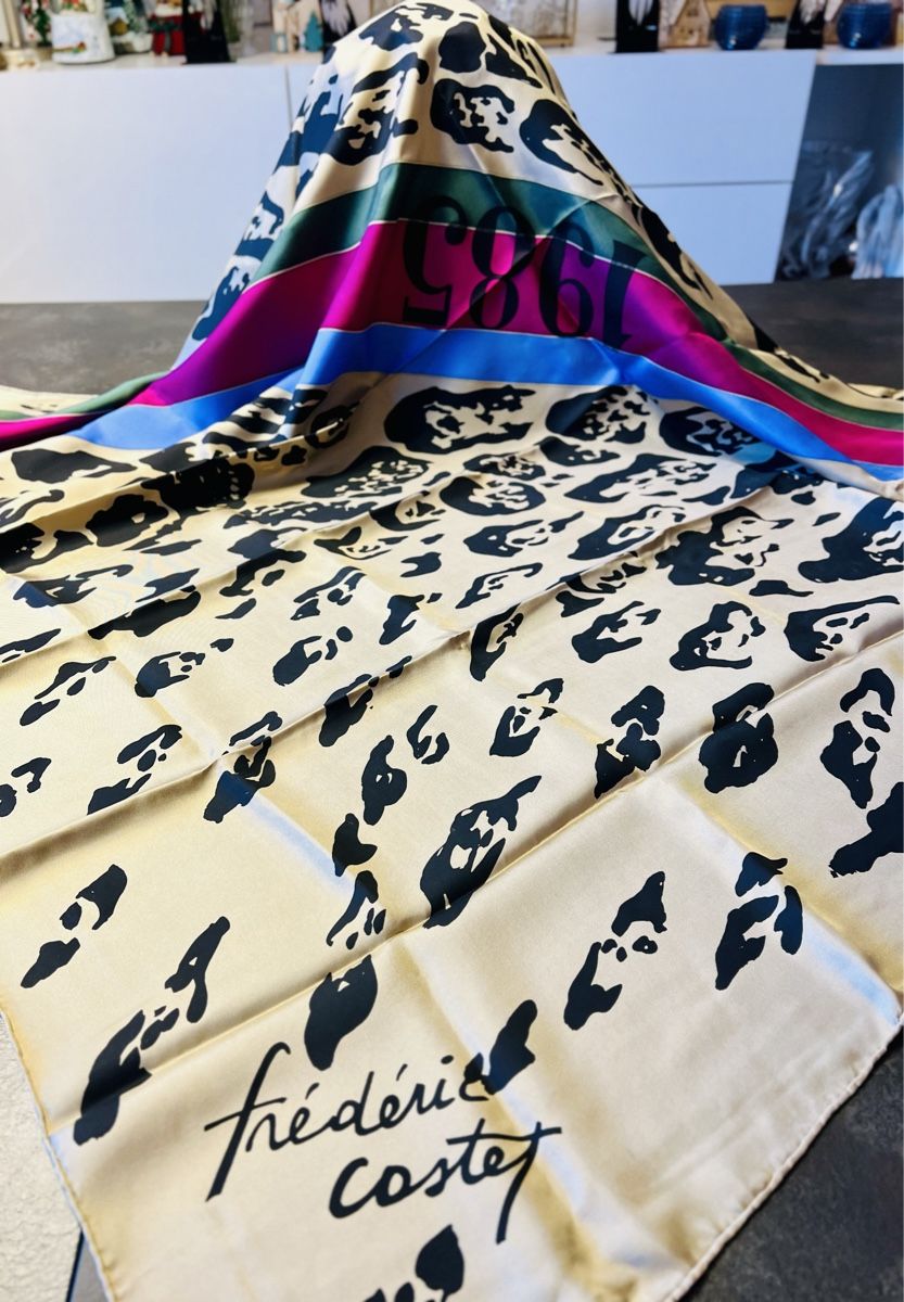Dior Foulards, Tücher & Schals: Christian DIOR par Frédéric CASTET designer léopard – Neu (gemäss Beschreibung) aus Nyon von stylevintage79 3