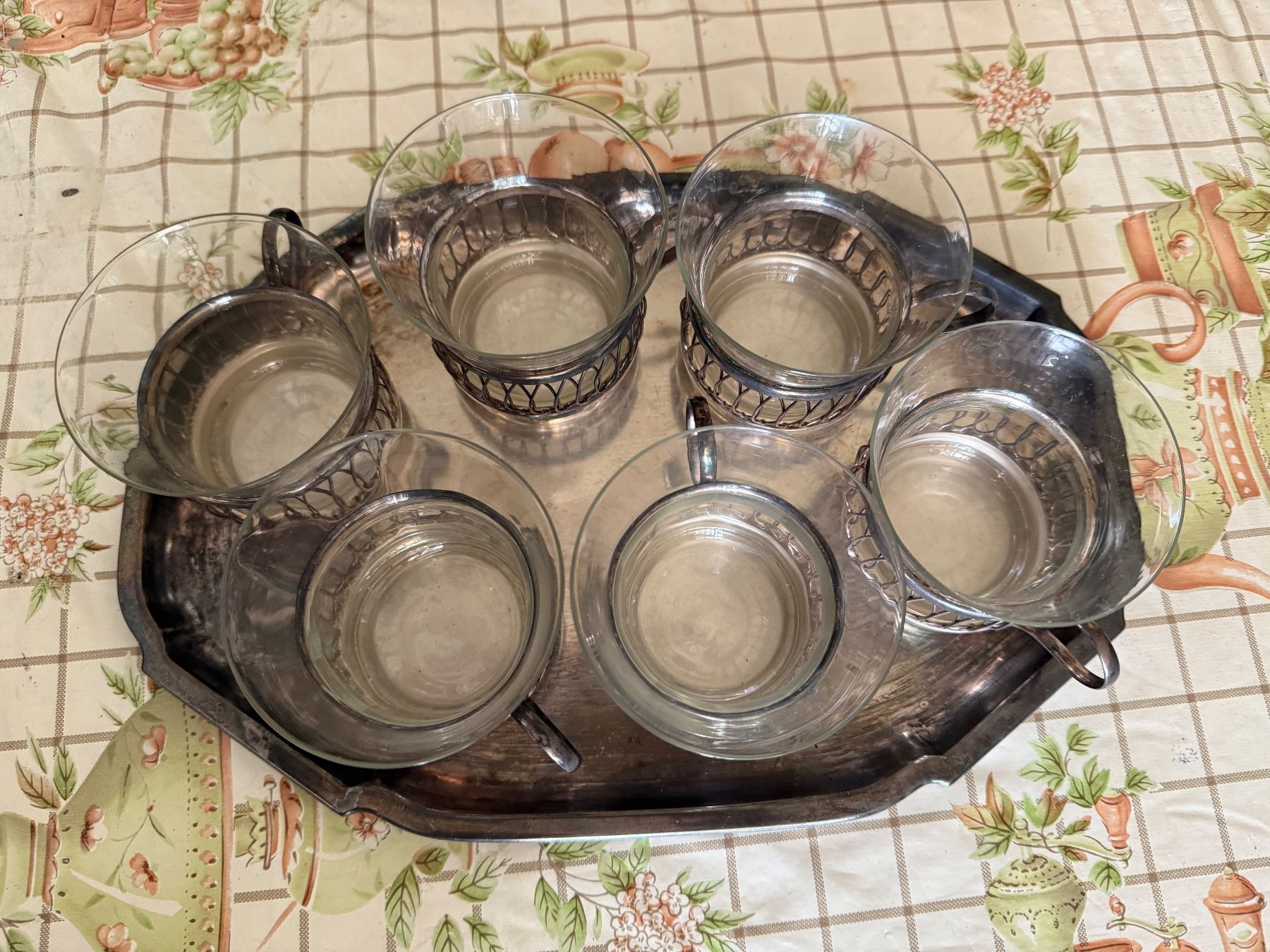 Tazze: Tee Set aus Metall: 6 Tee Tassen – Usato da Thun venduto da dane_pao 2