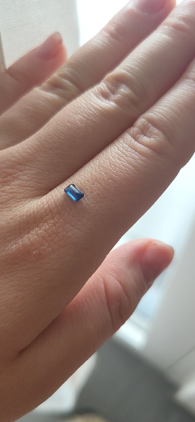 Pietre preziose: Traumhafter Saphir mit Zertifikat – Nuovo (secondo la descrizione) da Unterägeri venduto da Altgoldschmuck