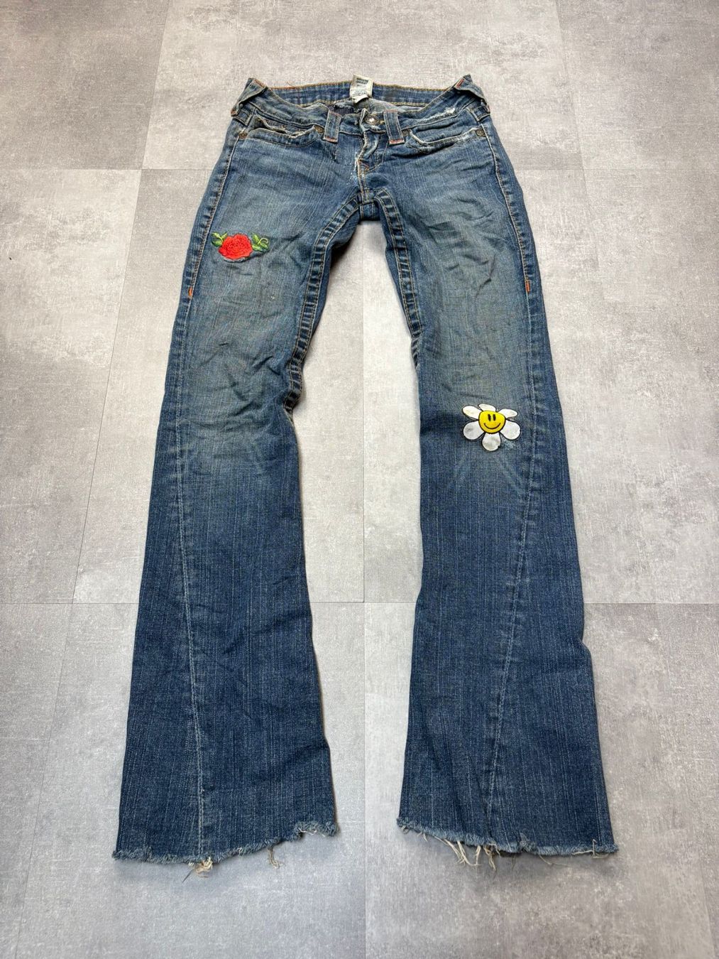 True Religion Jeans: True Religion Bootcut Flared Jeans - Grösse S/25 – Nuovo (secondo la descrizione) da Werdenberg venduto da hase.vintage 1