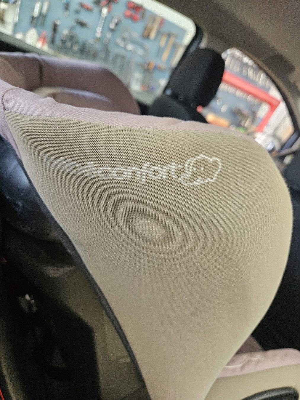 Seggiolini per auto: Bébé Confort AXISS GR. 1/9-18 Kg – Usato da Oberrohrdorf venduto da Mikee865 5