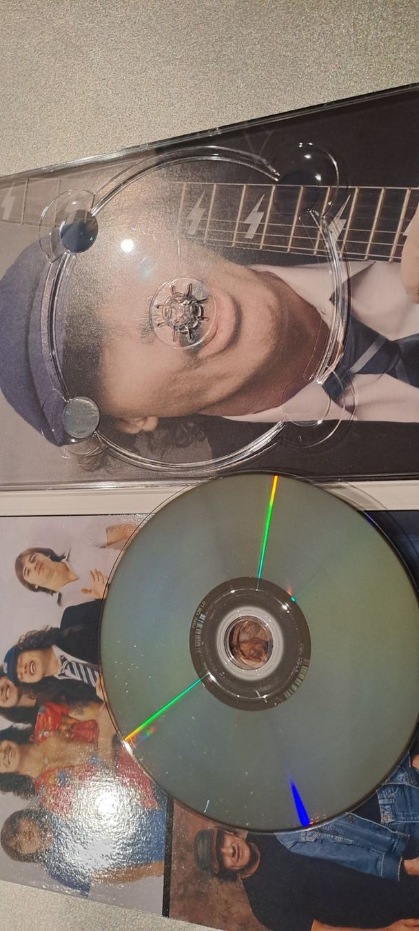 Tutti i DVDs: AC/DC DVD We salute you – Usato da Bitsch venduto da jajo79076 3