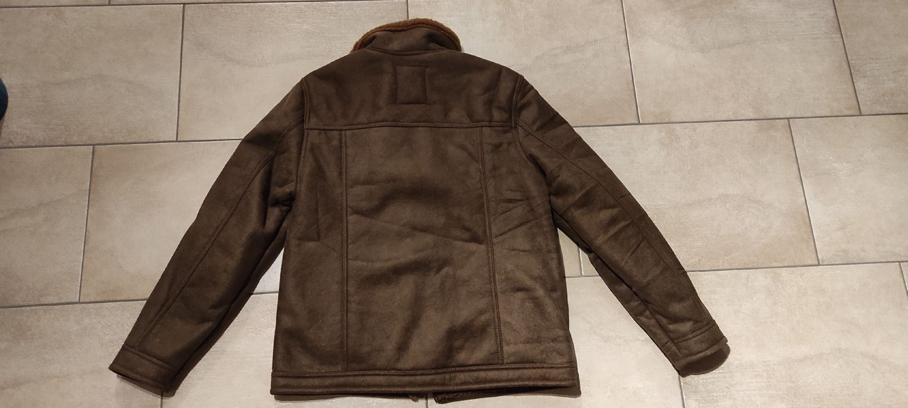 Giacche: Pilotenjacke in Wildlederoptik mit Teddyfutter Herren Gr. L – Nuovo e nell'imballaggio originale da Zollbrück venduto da Turner5 4