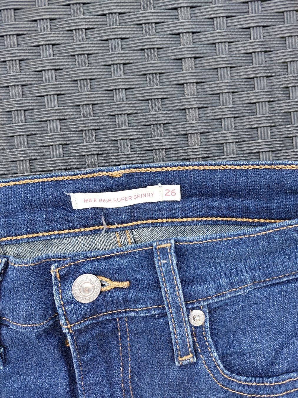 Levi's Jeans: Levi Strauss Jeans Grösse 26 – Nuovo (secondo la descrizione) da Oberentfelden venduto da Ski01 1
