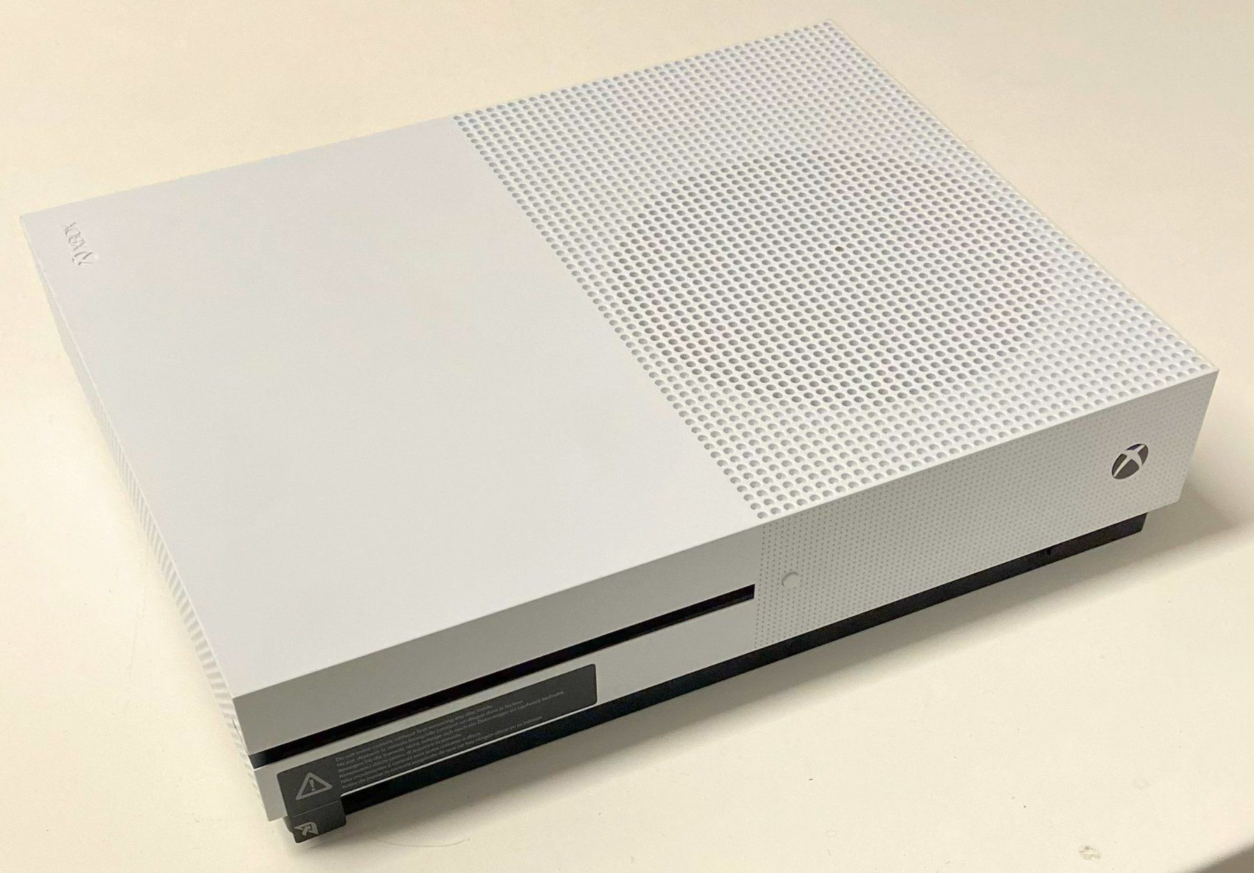 Console: Xbox One S – Usato da Schönenberg ZH venduto da Satspezie 1