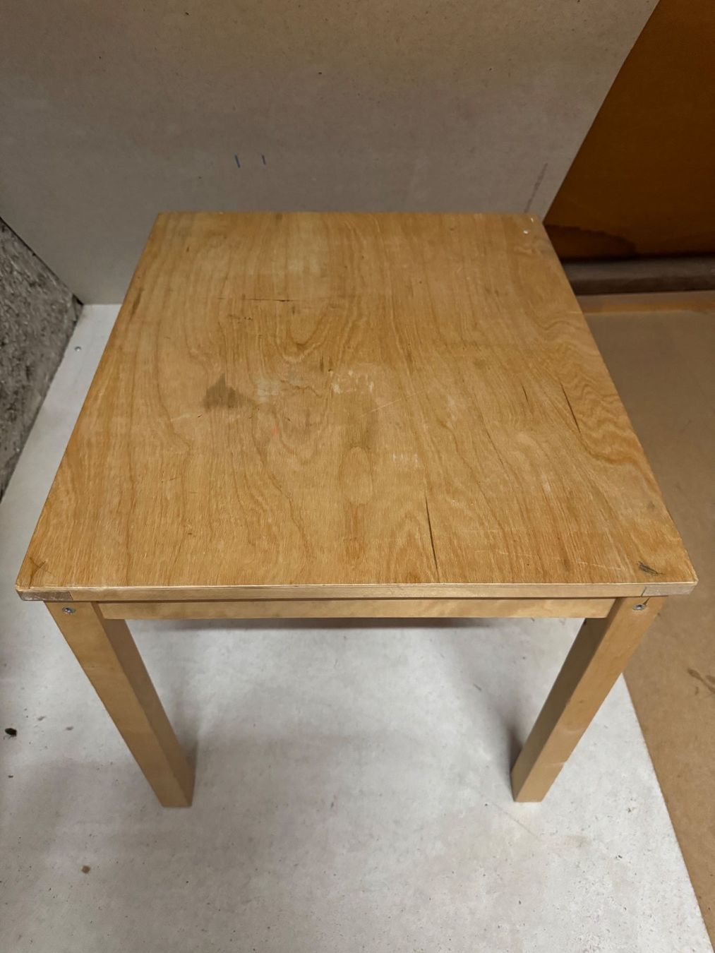 Sedie: KINDERSTUHL + TISCH, HELLES HOLZ, SITZHÖHE 30CM – Usato da Zürich venduto da rolo66 3