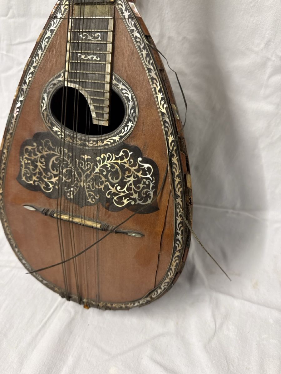 Strumenti musicali: Alte Mandoline mit schöner Einlage - defekt! – Difettoso da Rickenbach b. Wil venduto da Keks42 1