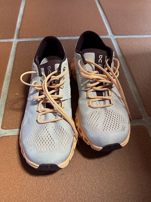 Scarpe da uomo: On Sportschuh Cloud X – Usato da Kirchberg SG venduto da Chilpi76