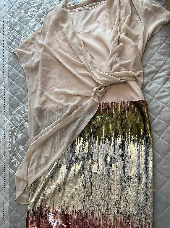 Vestiti: Robe très moderne, taille L – Usato da Bulle venduto da Preteni