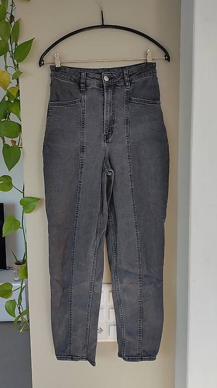 Jeans: Jeans Hose elatrisch Gr. 36 – Gebraucht aus Solothurn von Claudiaf11