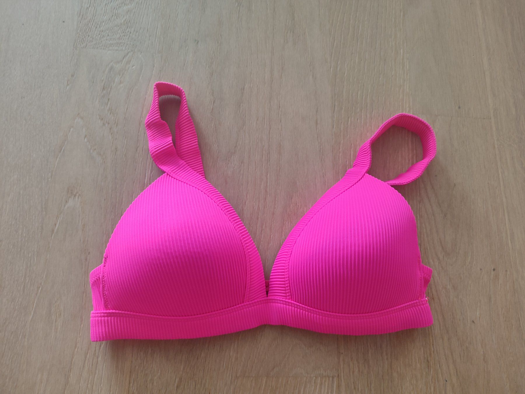 H&M Badekleider & Bikinis: Bikini Top Gr 36 D – Gebraucht aus Bellikon von