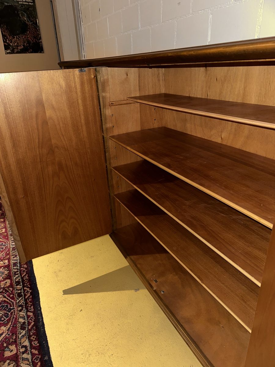 Credenze: Holzbüffet/Geschirrschrank – Usato da Aathal-Seegräben venduto da rer_g67x