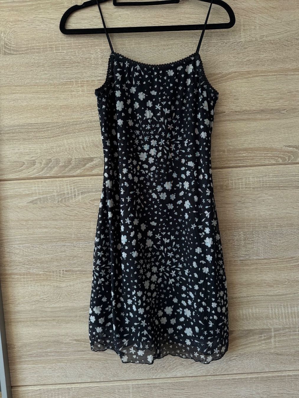 Vestiti: Robe noire courte à fleur – Usato da Montreux venduto da Izapeche811