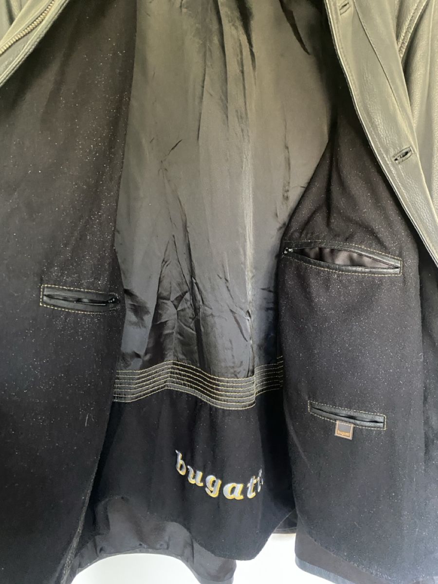 Bugatti Giacche: Bugatti Herren Lederjacke schwarz Gr 52  – Usato da Ittenthal venduto da Lorinakuprecht0 5