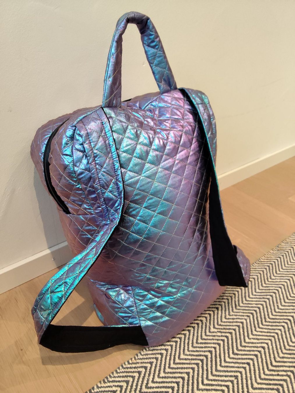 Zaini: Coole, blaue Stepp Rucksack, holographic – Nuovo (secondo la descrizione) da Bellikon venduto da MellonCollieMitTwint 2