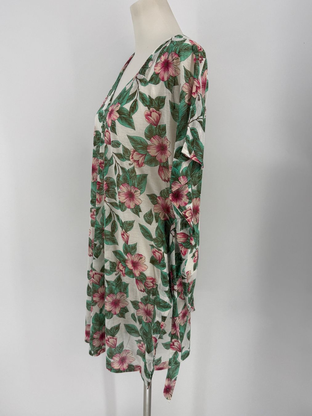 H&M Tuniche: Tunika mit Blumenmuster Gr. L von H&M – Nuovo (secondo la descrizione) da Auenstein venduto da moin. 1